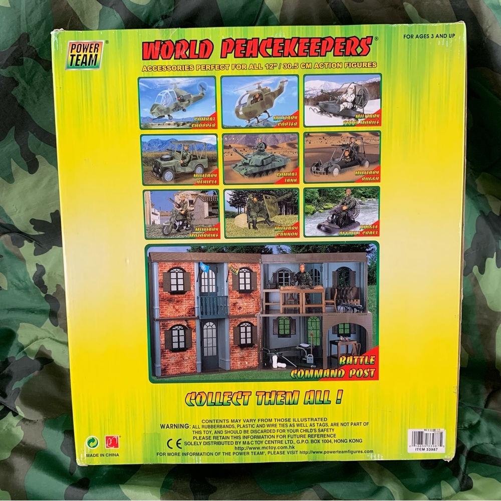 World Peacekeepers with Soldier and Locker Box Action Figure. - Picture 2 of 9